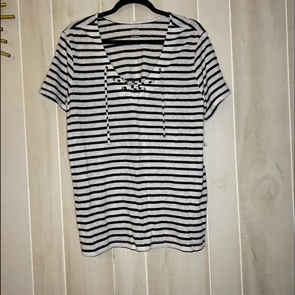 Old Navy striped lace up V neck short sleeve top NWT plus size xl